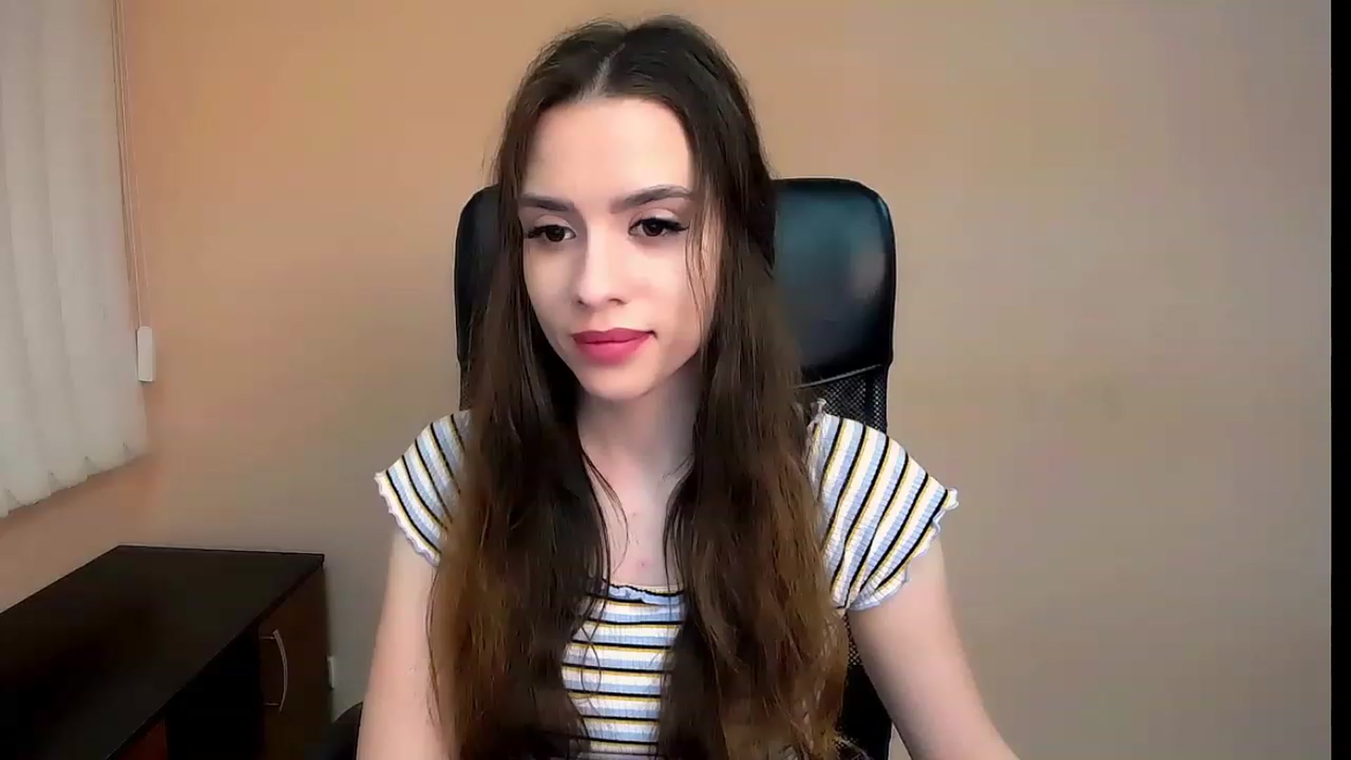 Gallery image thumbnail from Dark_eyed_'s myfreecams stream on, 06/29/2023, 17:25 image 9 of 20