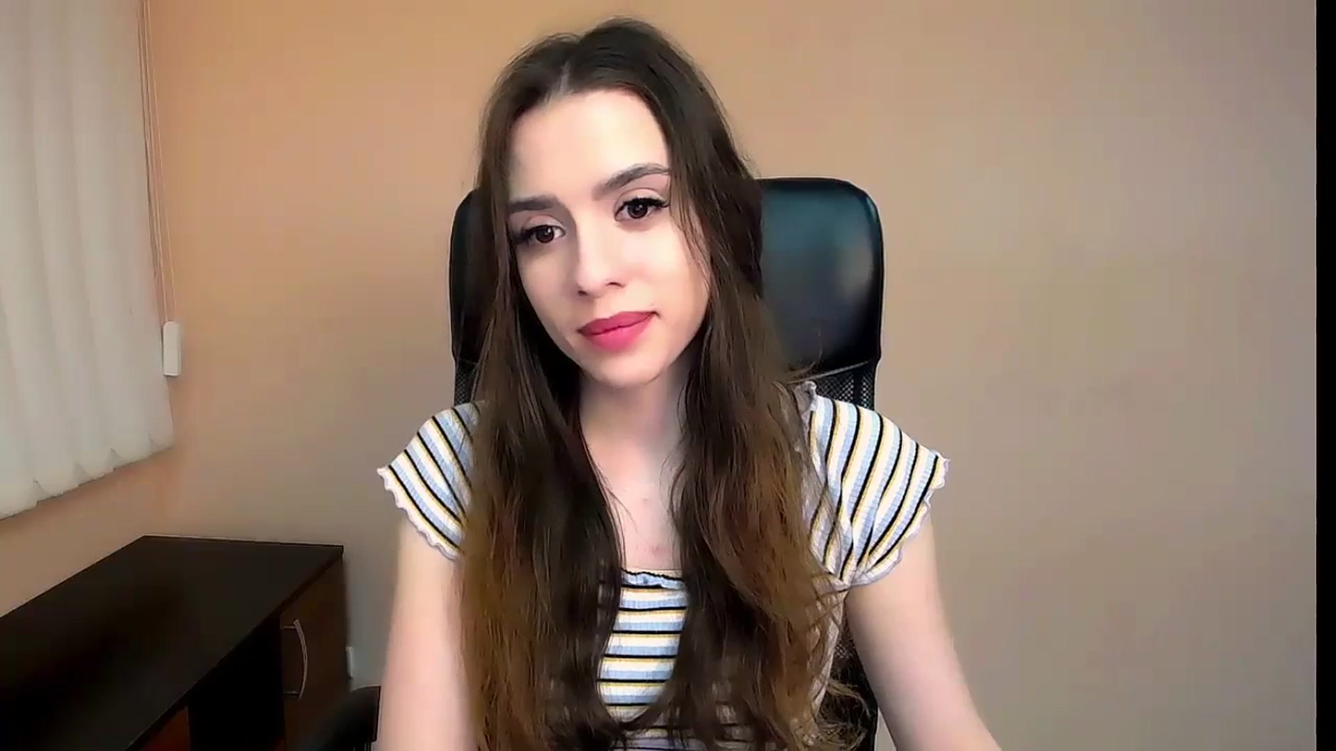 Gallery image thumbnail from Dark_eyed_'s myfreecams stream on, 06/29/2023, 18:16 image 3 of 20