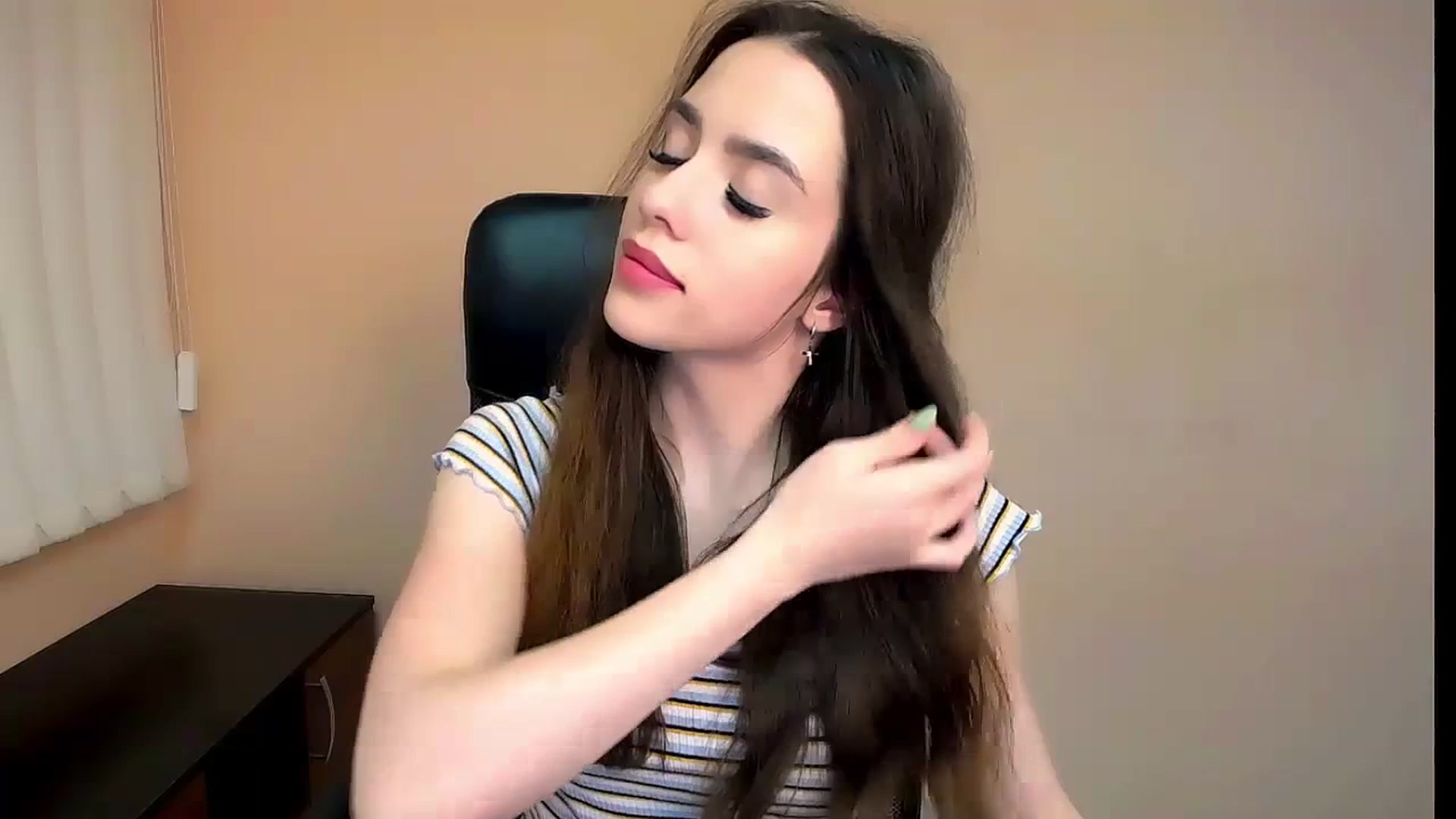 Gallery image thumbnail from Dark_eyed_'s myfreecams stream on, 06/29/2023, 18:16 image 15 of 20