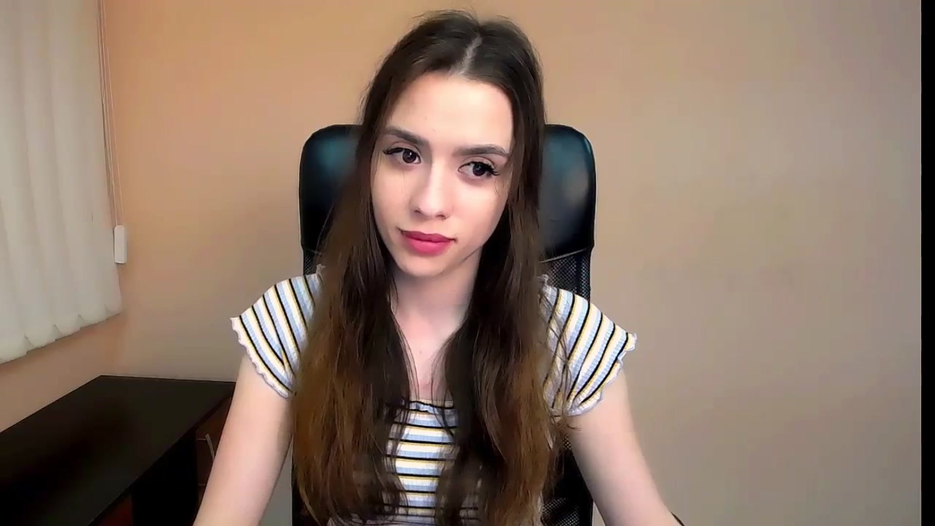 Gallery image thumbnail from Dark_eyed_'s myfreecams stream on, 06/29/2023, 18:16 image 13 of 20
