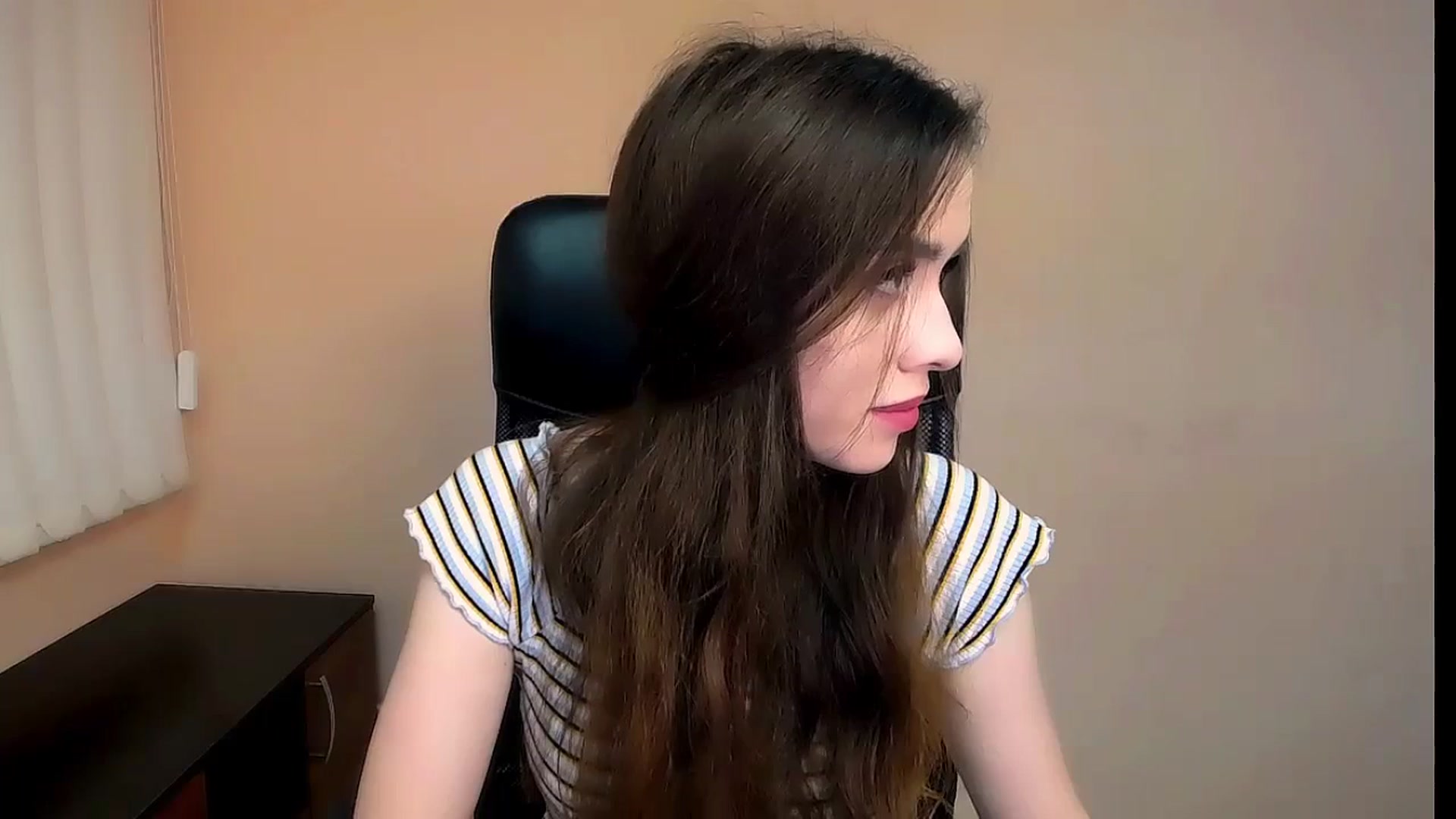 Gallery image thumbnail from Dark_eyed_'s myfreecams stream on, 06/29/2023, 18:16 image 2 of 20