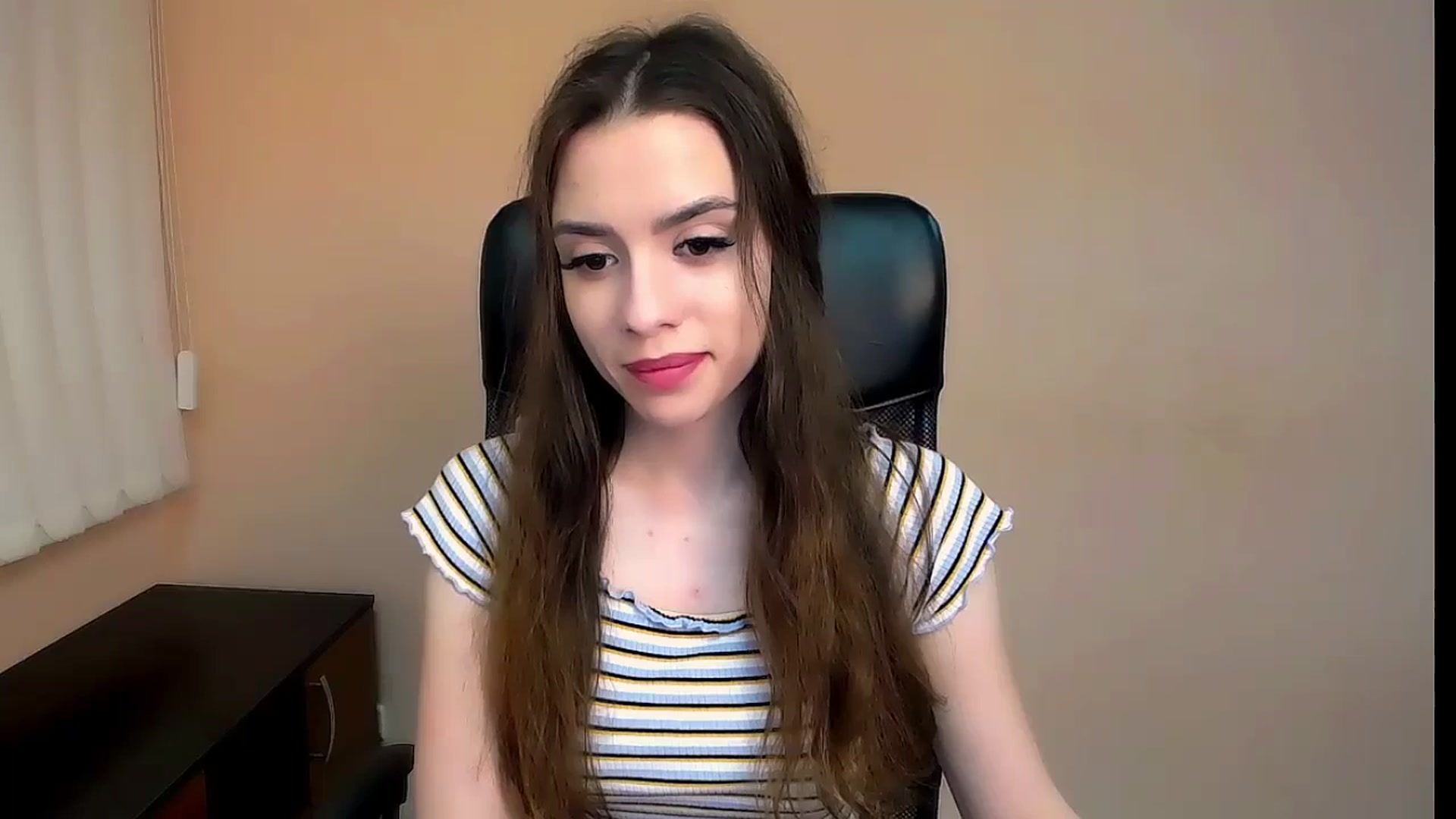 Gallery image thumbnail from Dark_eyed_'s myfreecams stream on, 06/29/2023, 18:16 image 17 of 20