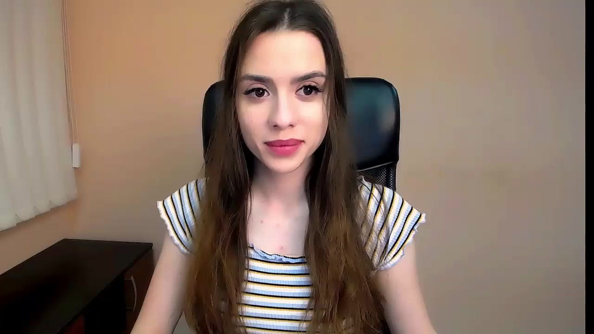 Gallery image thumbnail from Dark_eyed_'s myfreecams stream on, 06/29/2023, 18:16 image 18 of 20