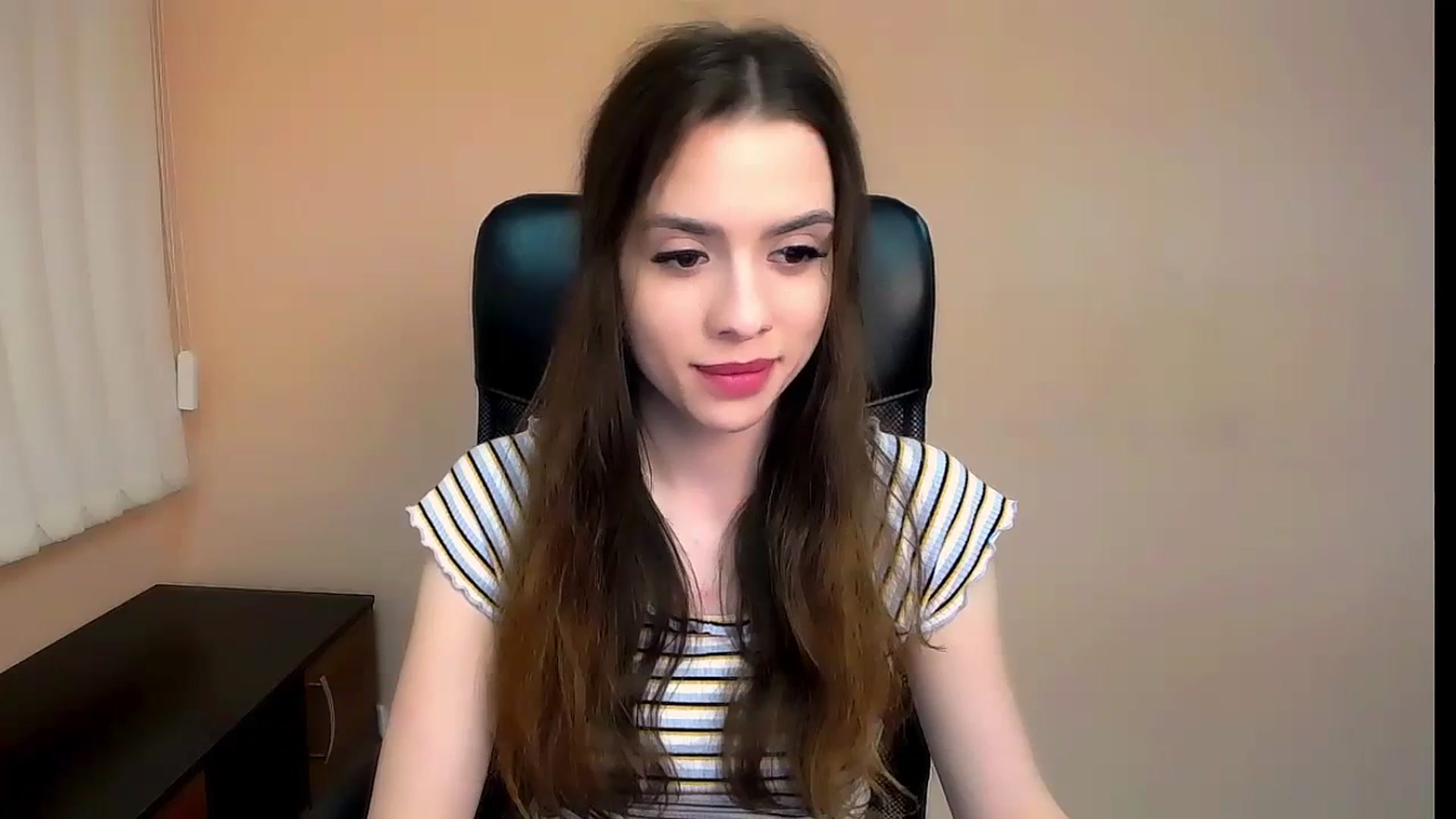 Gallery image thumbnail from Dark_eyed_'s myfreecams stream on, 06/29/2023, 18:16 image 14 of 20