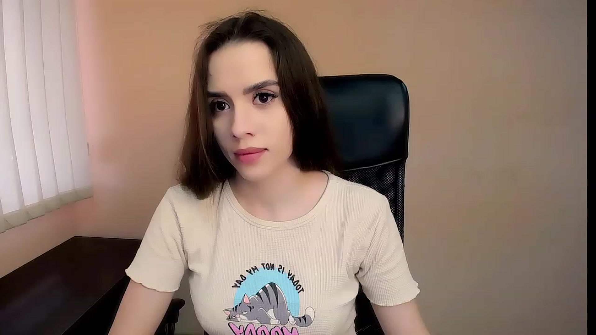 Gallery image thumbnail from Dark_eyed_'s myfreecams stream on, 07/01/2023, 11:48 image 2 of 20