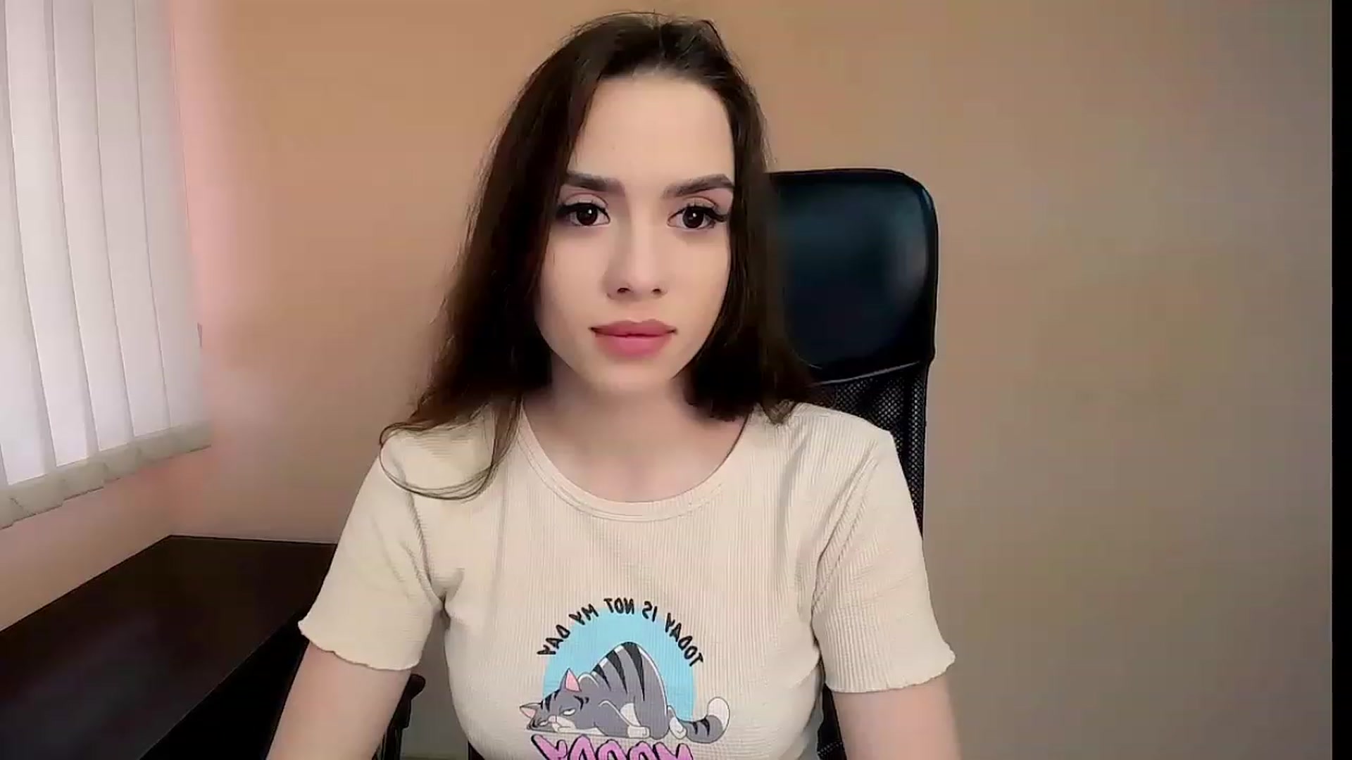 Gallery image thumbnail from Dark_eyed_'s myfreecams stream on, 07/01/2023, 11:48 image 15 of 20