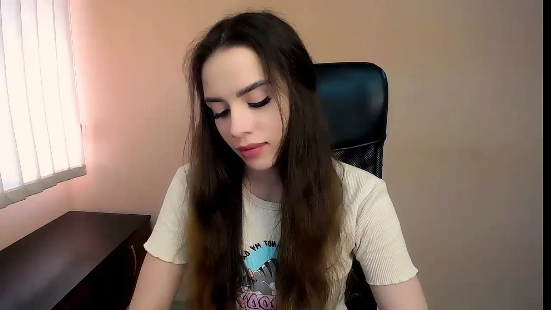 Gallery image thumbnail from Dark_eyed_'s myfreecams stream on, 07/01/2023, 14:17 image 14 of 20
