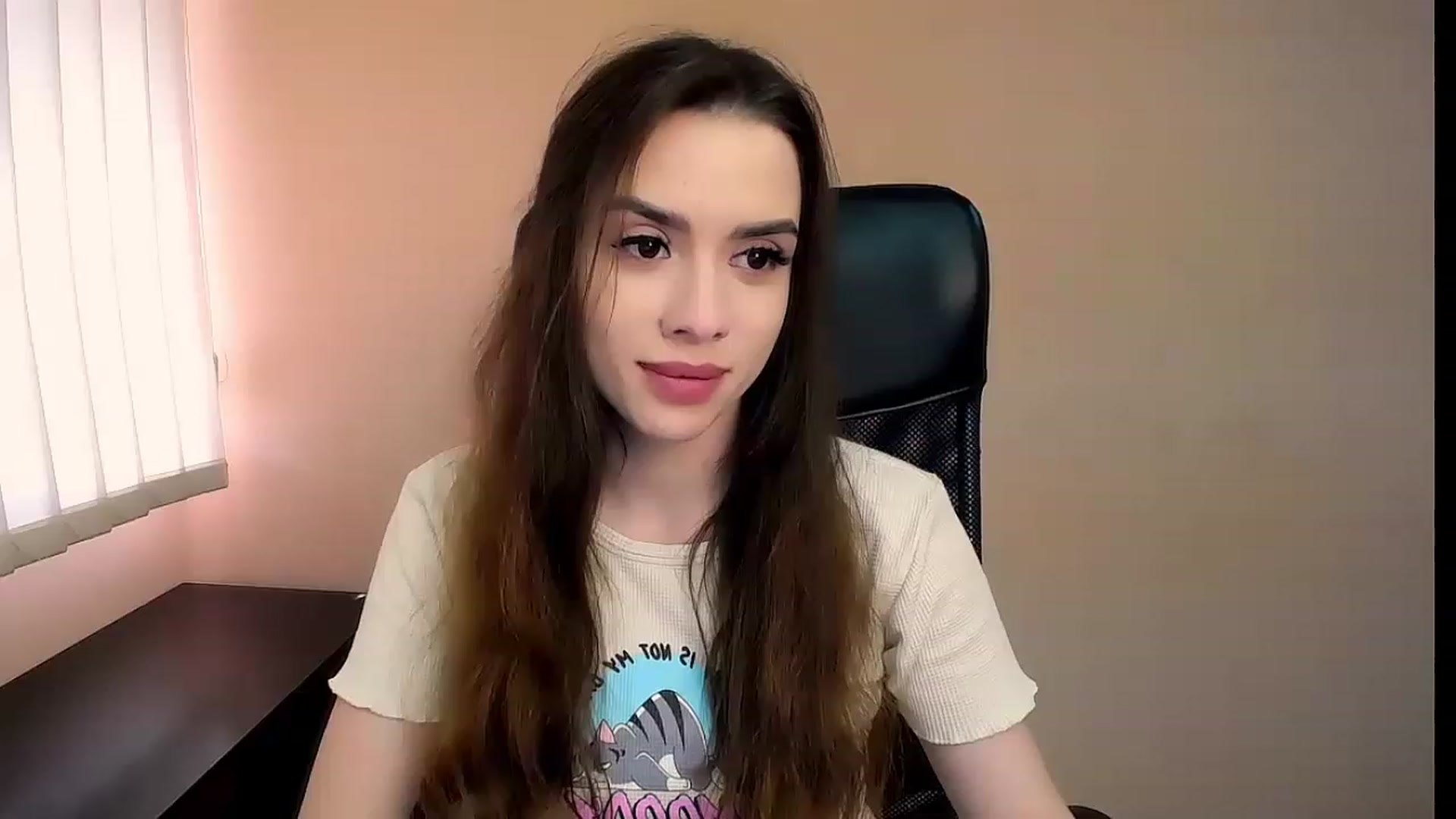 Gallery image thumbnail from Dark_eyed_'s myfreecams stream on, 07/01/2023, 14:17 image 1 of 20