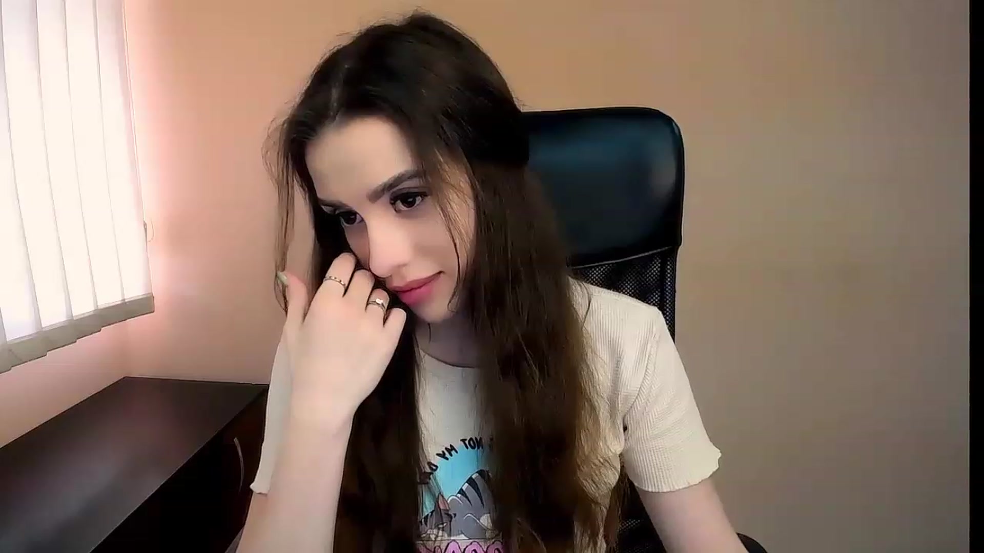 Gallery image thumbnail from Dark_eyed_'s myfreecams stream on, 07/01/2023, 14:17 image 8 of 20