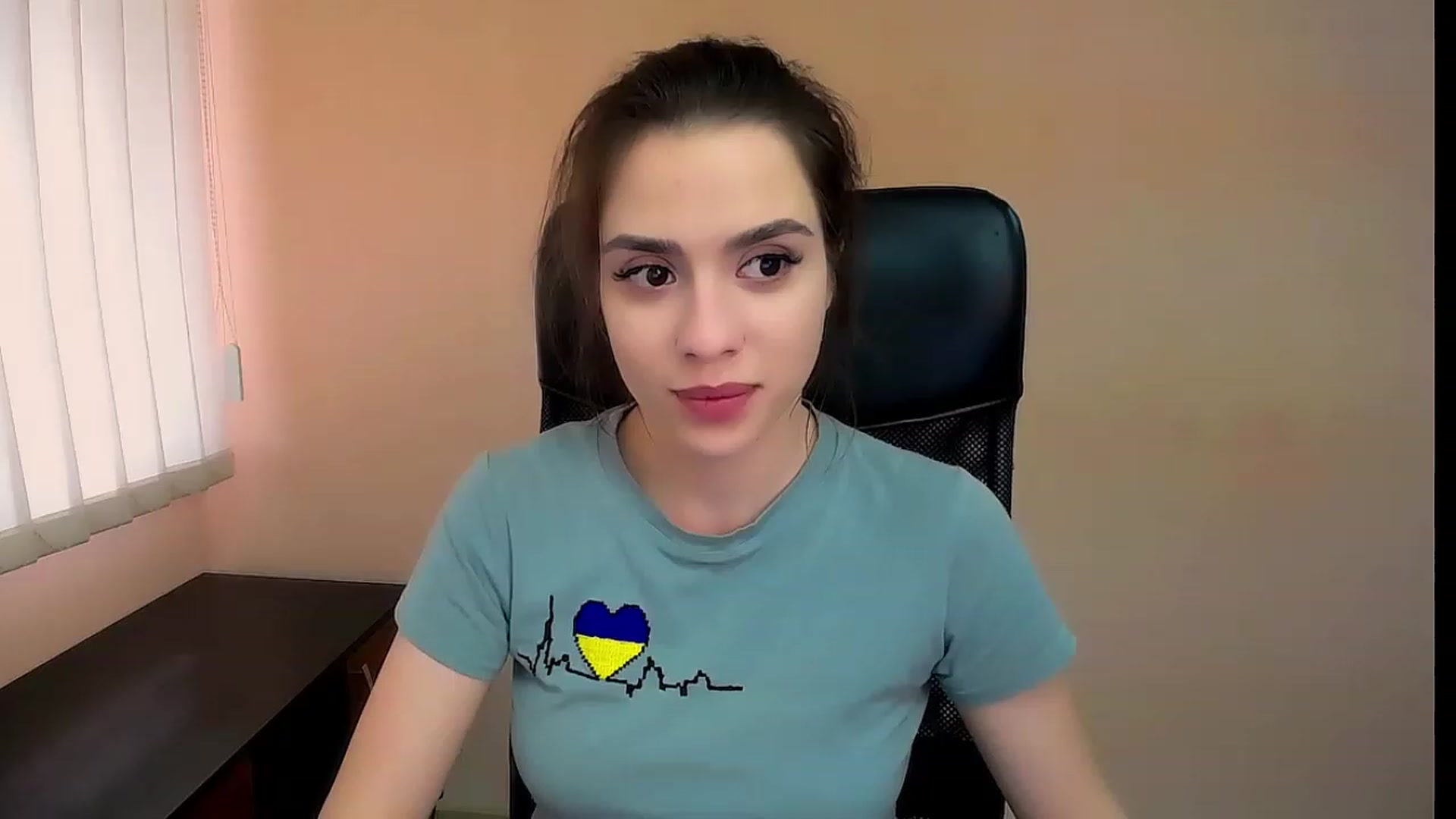 Gallery image thumbnail from Dark_eyed_'s myfreecams stream on, 07/05/2023, 12:05 image 13 of 20