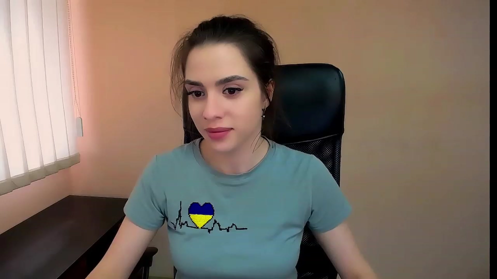 Gallery image thumbnail from Dark_eyed_'s myfreecams stream on, 07/05/2023, 12:05 image 19 of 20