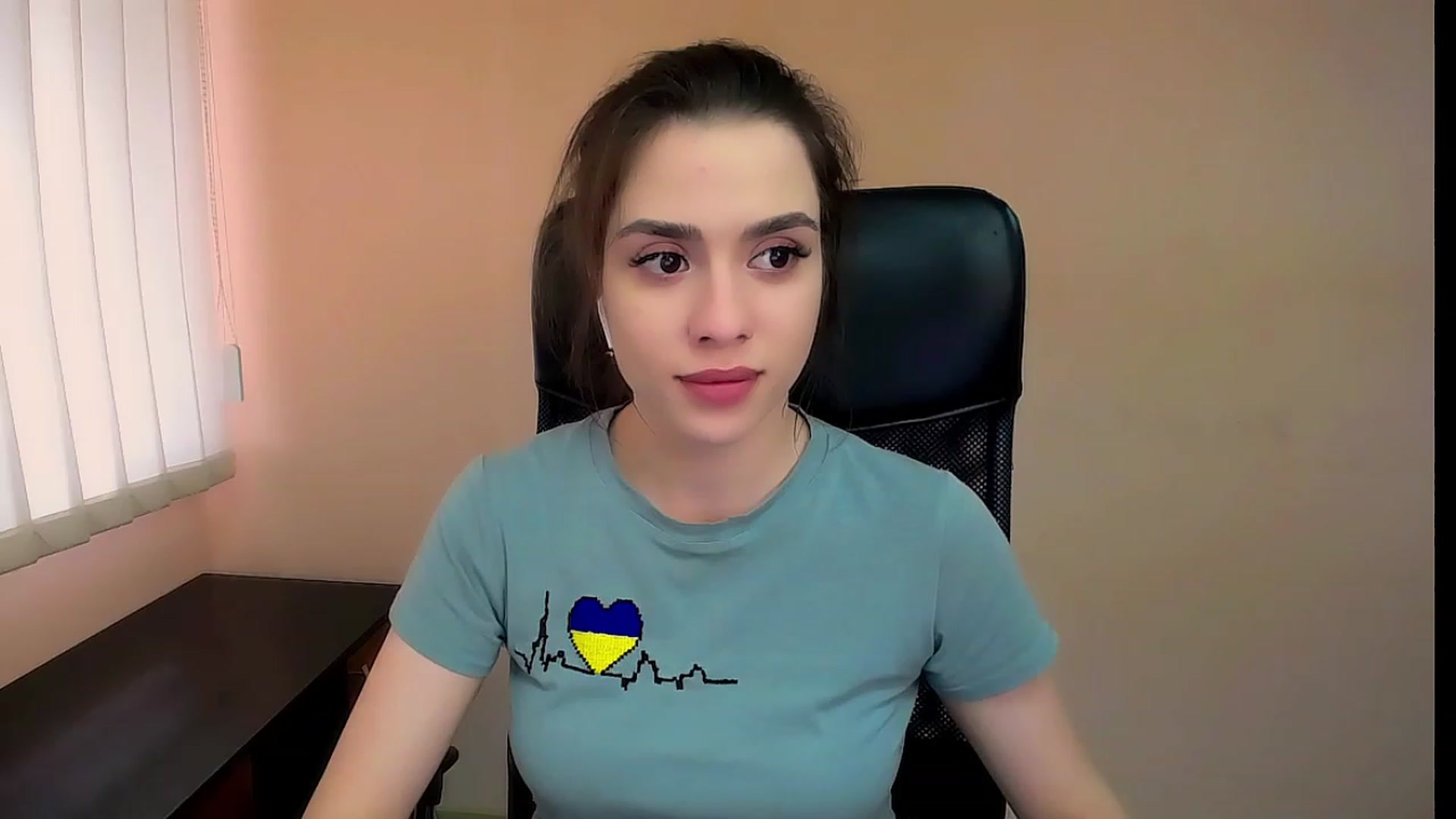 Gallery image thumbnail from Dark_eyed_'s myfreecams stream on, 07/05/2023, 12:05 image 9 of 20