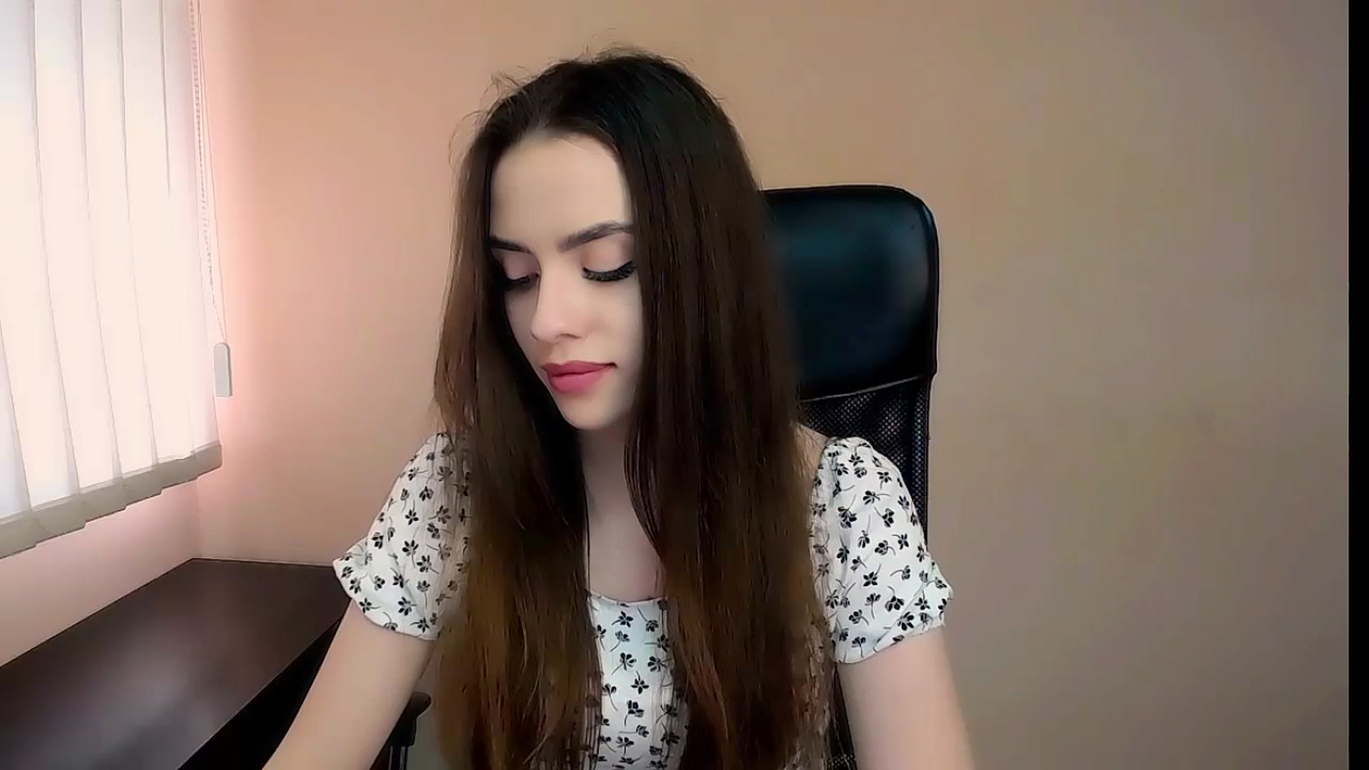 Gallery image thumbnail from Dark_eyed_'s myfreecams stream on, 07/06/2023, 14:13 image 6 of 20