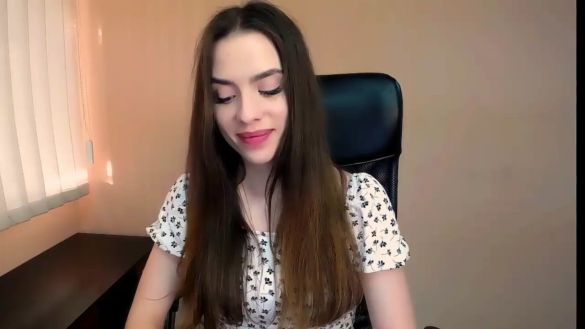 Gallery image thumbnail from Dark_eyed_'s myfreecams stream on, 07/06/2023, 18:09 image 4 of 20