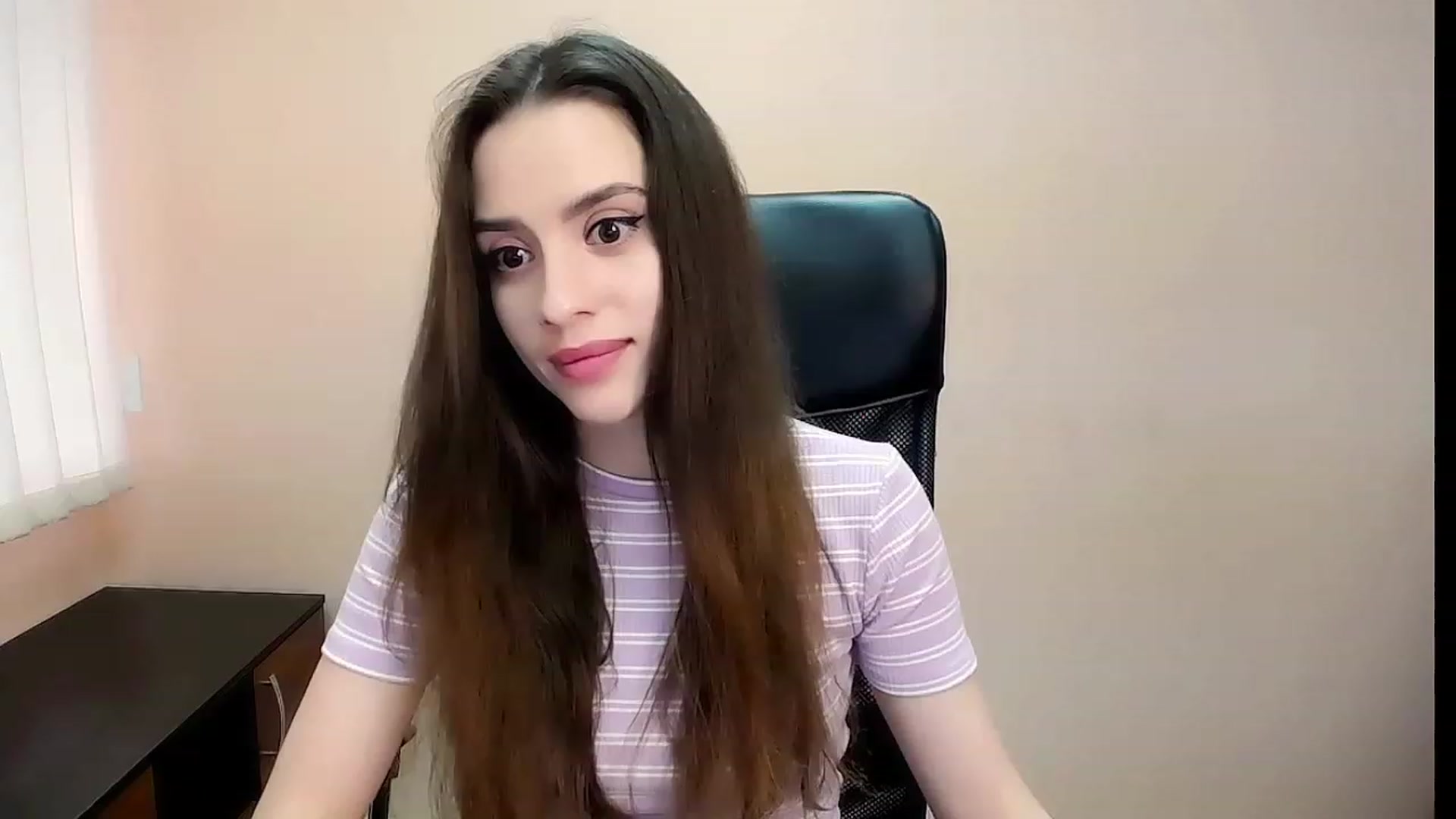 Gallery image thumbnail from Dark_eyed_'s myfreecams stream on, 07/18/2023, 13:20 image 17 of 20