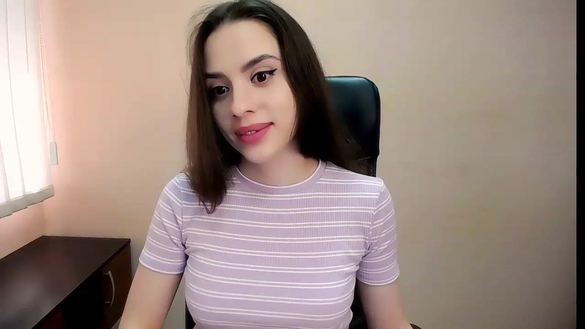 Gallery image thumbnail from Dark_eyed_'s myfreecams stream on, 07/18/2023, 13:20 image 8 of 20