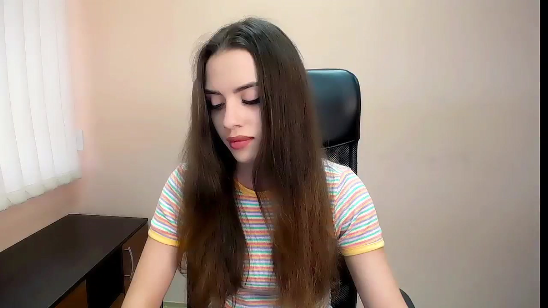 Gallery image thumbnail from Dark_eyed_'s myfreecams stream on, 08/03/2023, 11:20 image 4 of 20