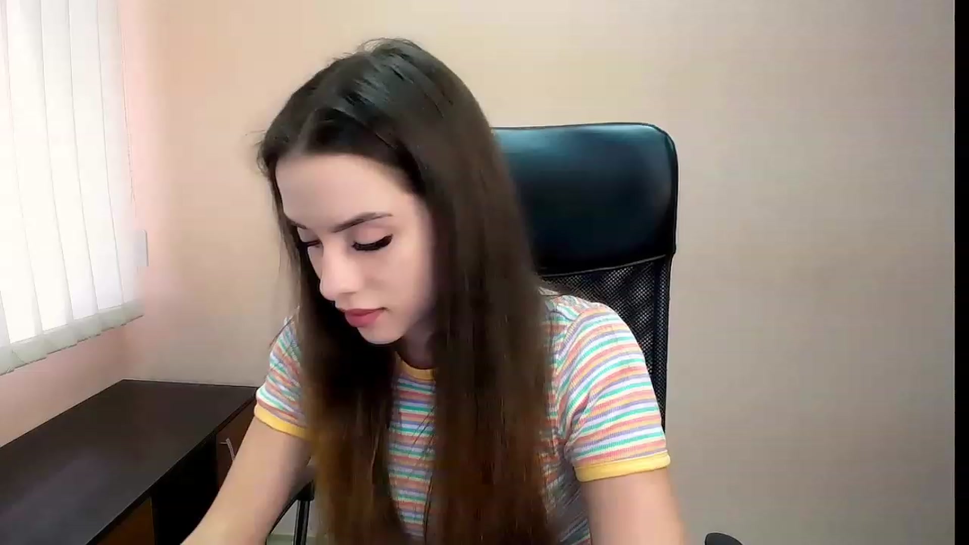 Gallery image thumbnail from Dark_eyed_'s myfreecams stream on, 08/03/2023, 11:59 image 15 of 20