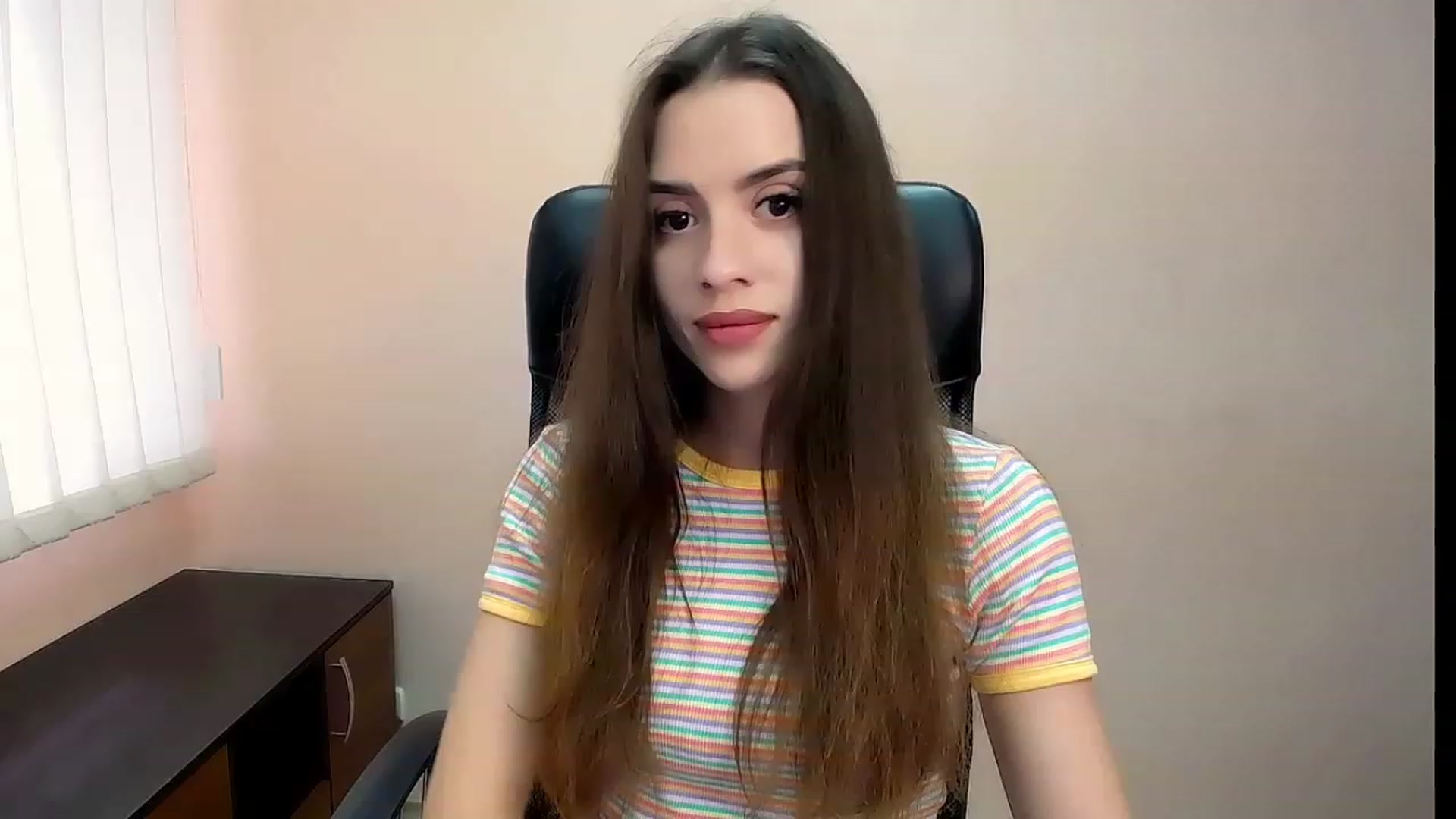 Gallery image thumbnail from Dark_eyed_'s myfreecams stream on, 08/03/2023, 11:59 image 12 of 20