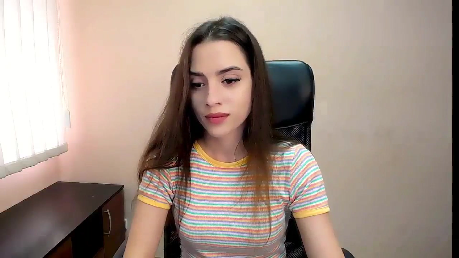 Gallery image thumbnail from Dark_eyed_'s myfreecams stream on, 08/03/2023, 13:13 image 19 of 20