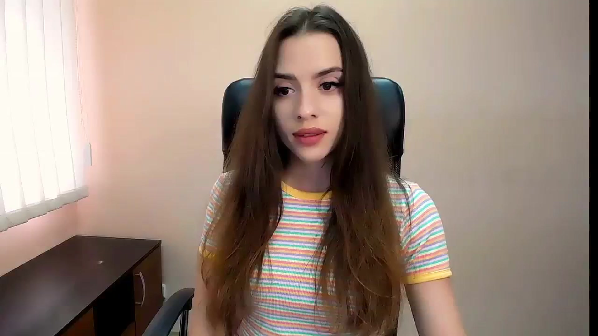 Gallery image thumbnail from Dark_eyed_'s myfreecams stream on, 08/03/2023, 13:13 image 9 of 20