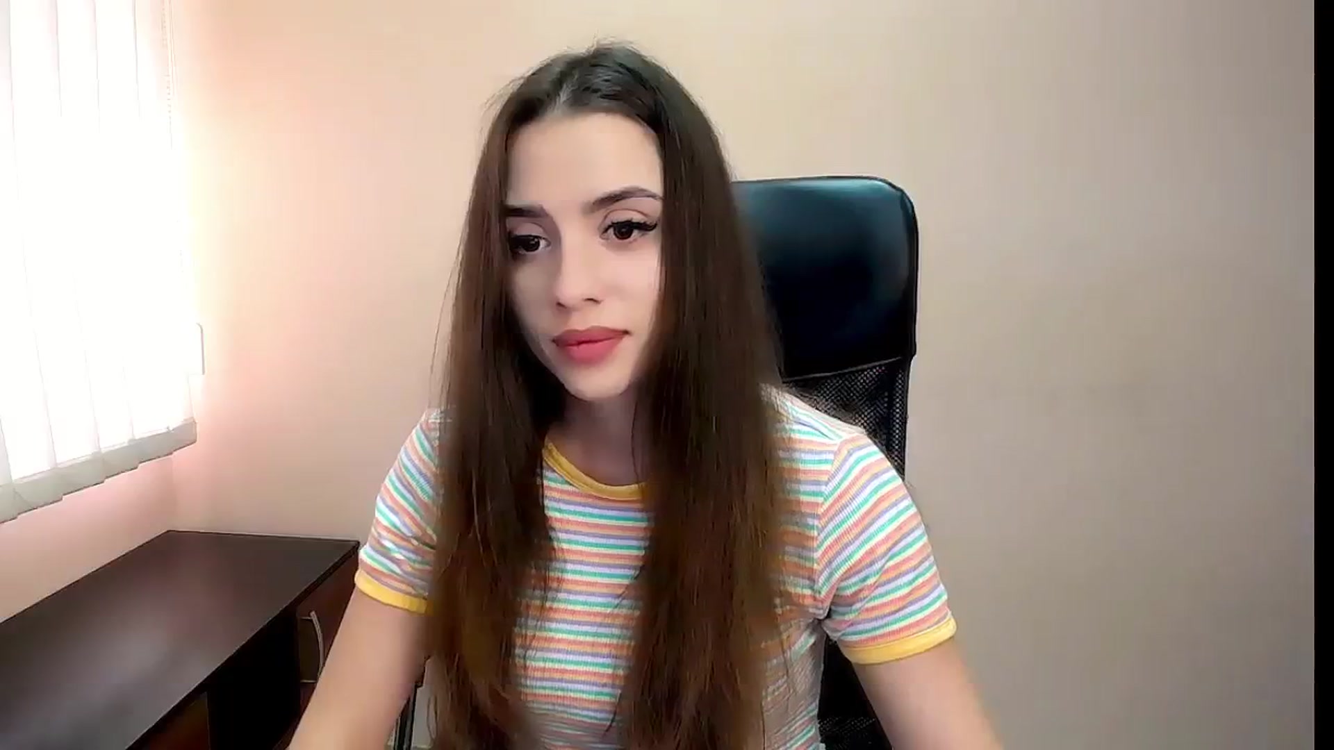Gallery image thumbnail from Dark_eyed_'s myfreecams stream on, 08/03/2023, 14:21 image 3 of 20