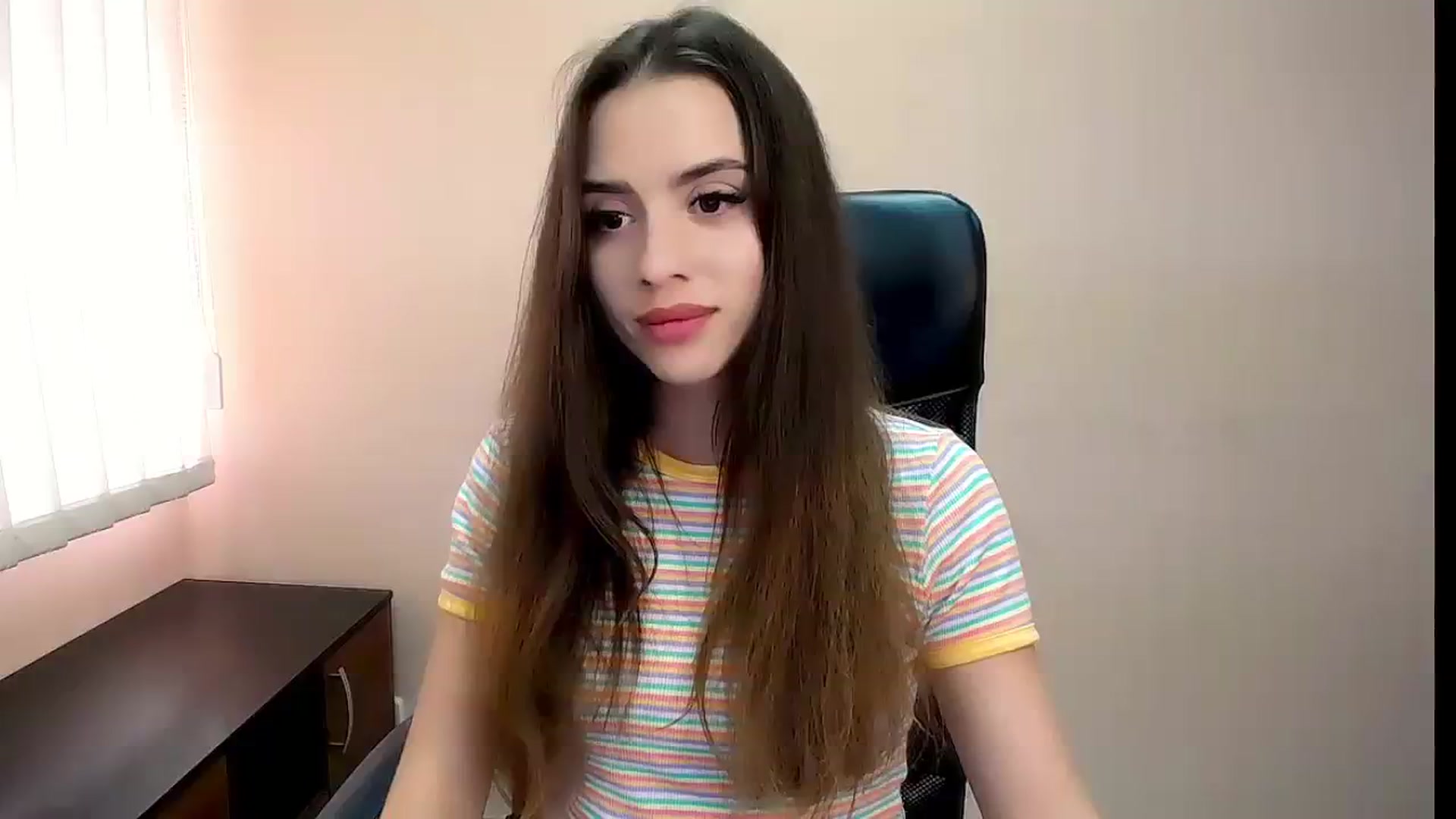 Gallery image thumbnail from Dark_eyed_'s myfreecams stream on, 08/03/2023, 14:21 image 10 of 20