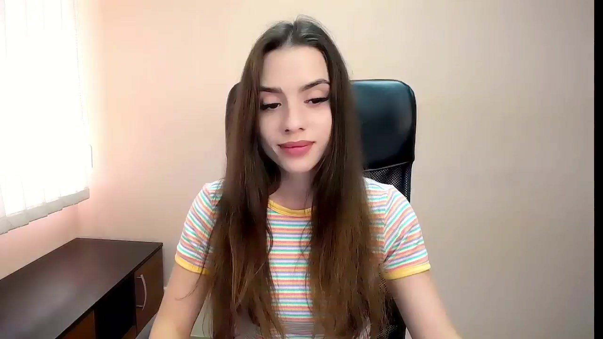 Gallery image thumbnail from Dark_eyed_'s myfreecams stream on, 08/03/2023, 14:44 image 15 of 20