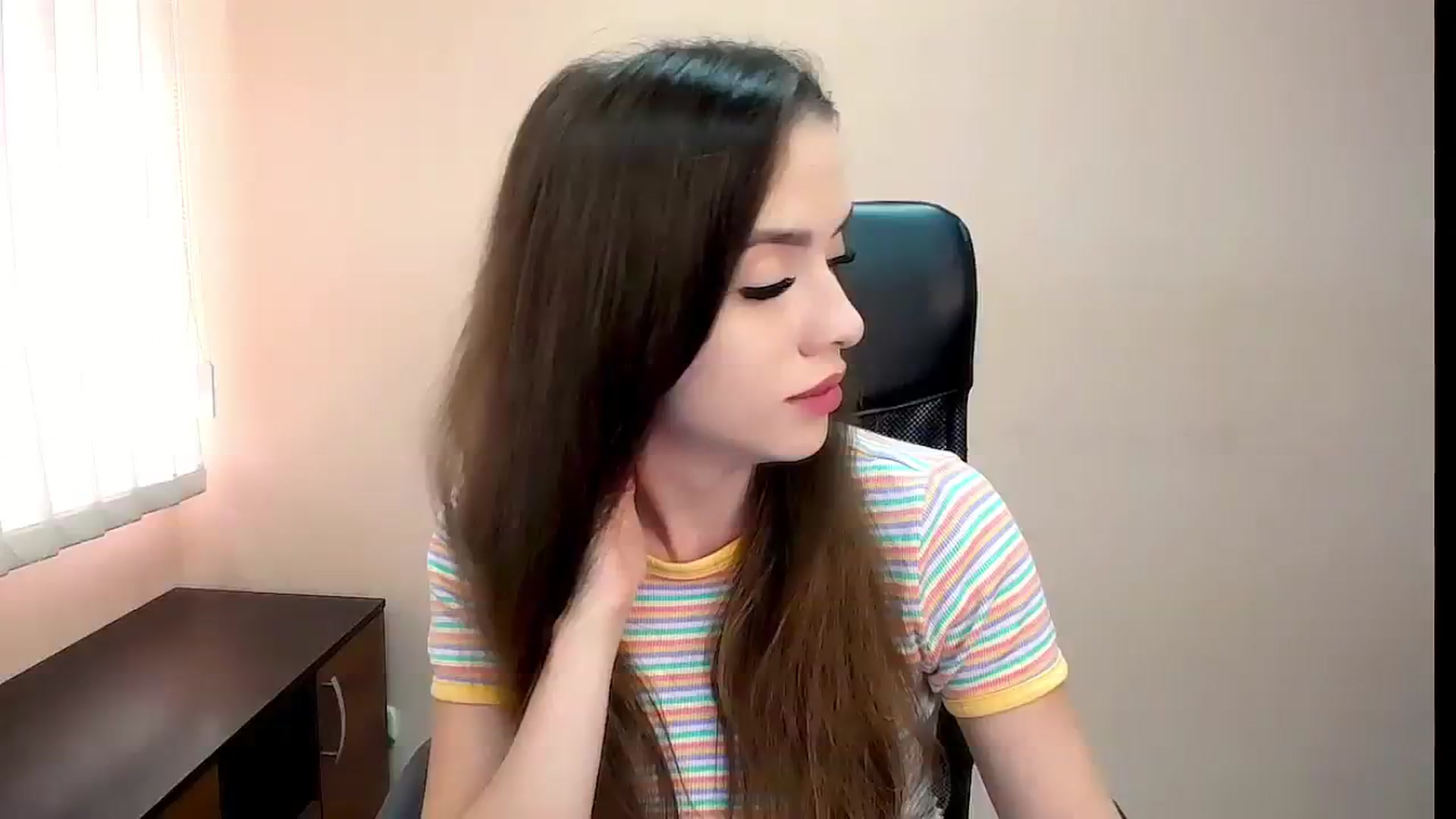 Gallery image thumbnail from Dark_eyed_'s myfreecams stream on, 08/03/2023, 15:17 image 6 of 20
