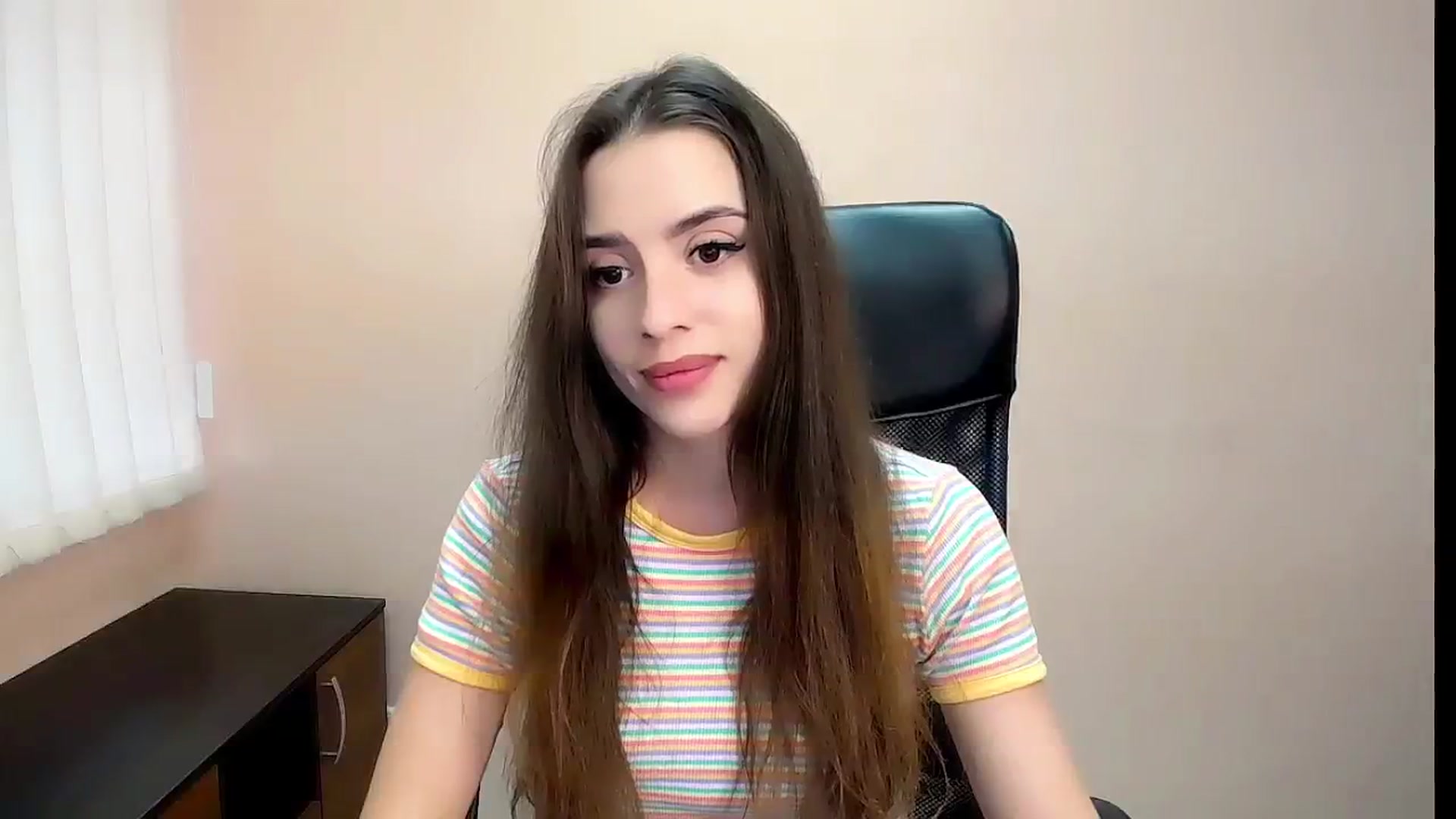 Gallery image thumbnail from Dark_eyed_'s myfreecams stream on, 08/03/2023, 15:17 image 17 of 20