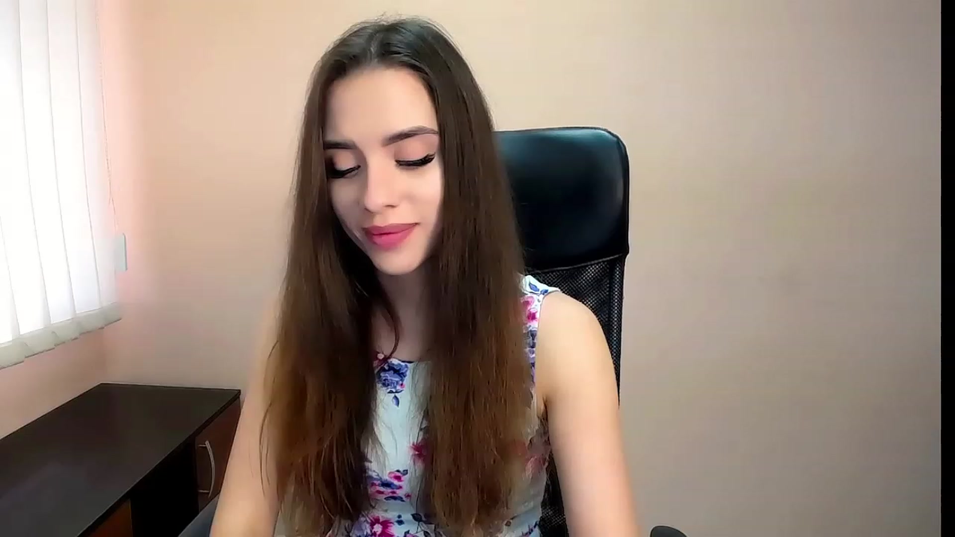 Gallery image thumbnail from Dark_eyed_'s myfreecams stream on, 08/06/2023, 12:08 image 2 of 20