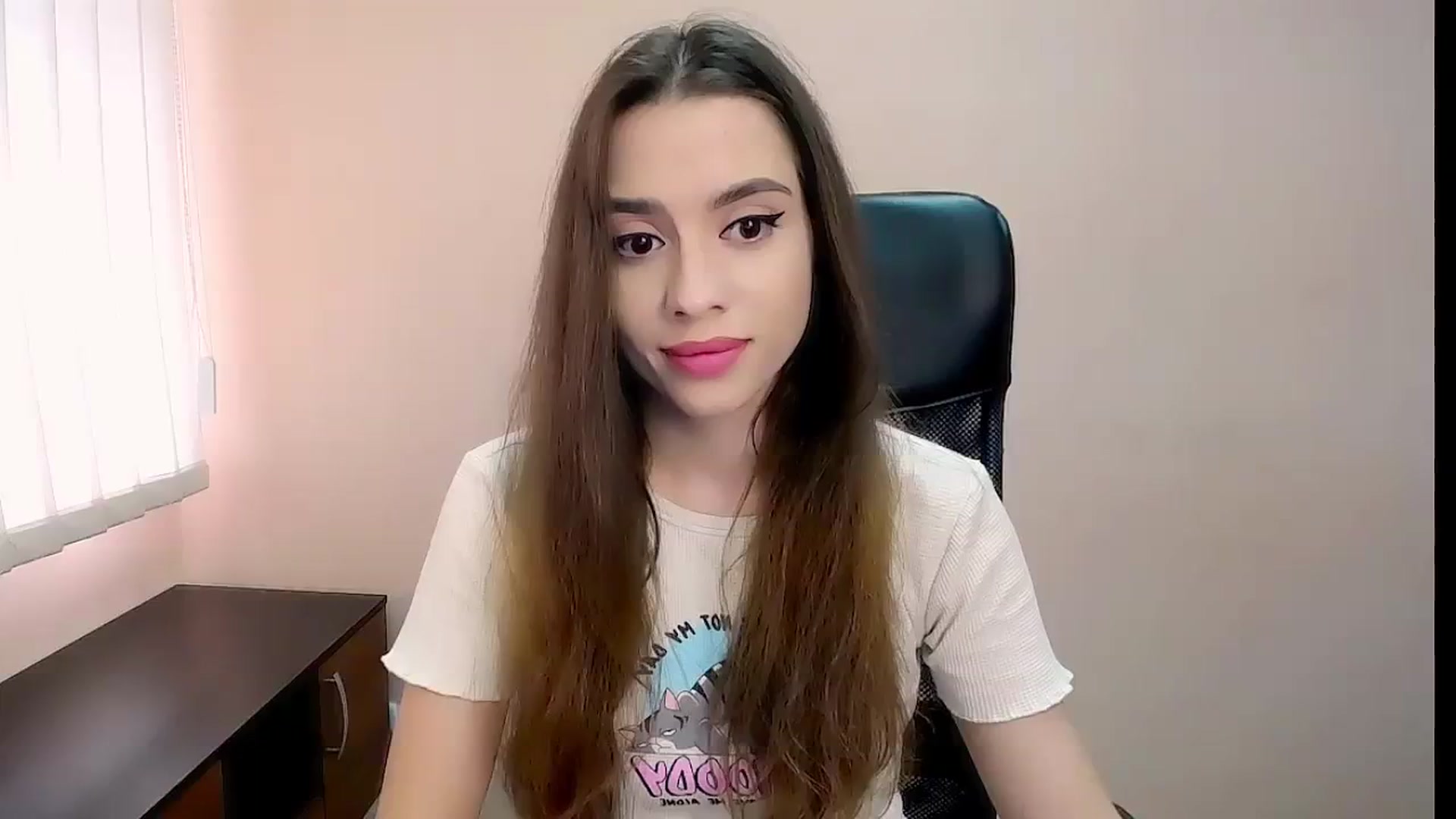 Gallery image thumbnail from Dark_eyed_'s myfreecams stream on, 08/21/2023, 13:04 image 16 of 20