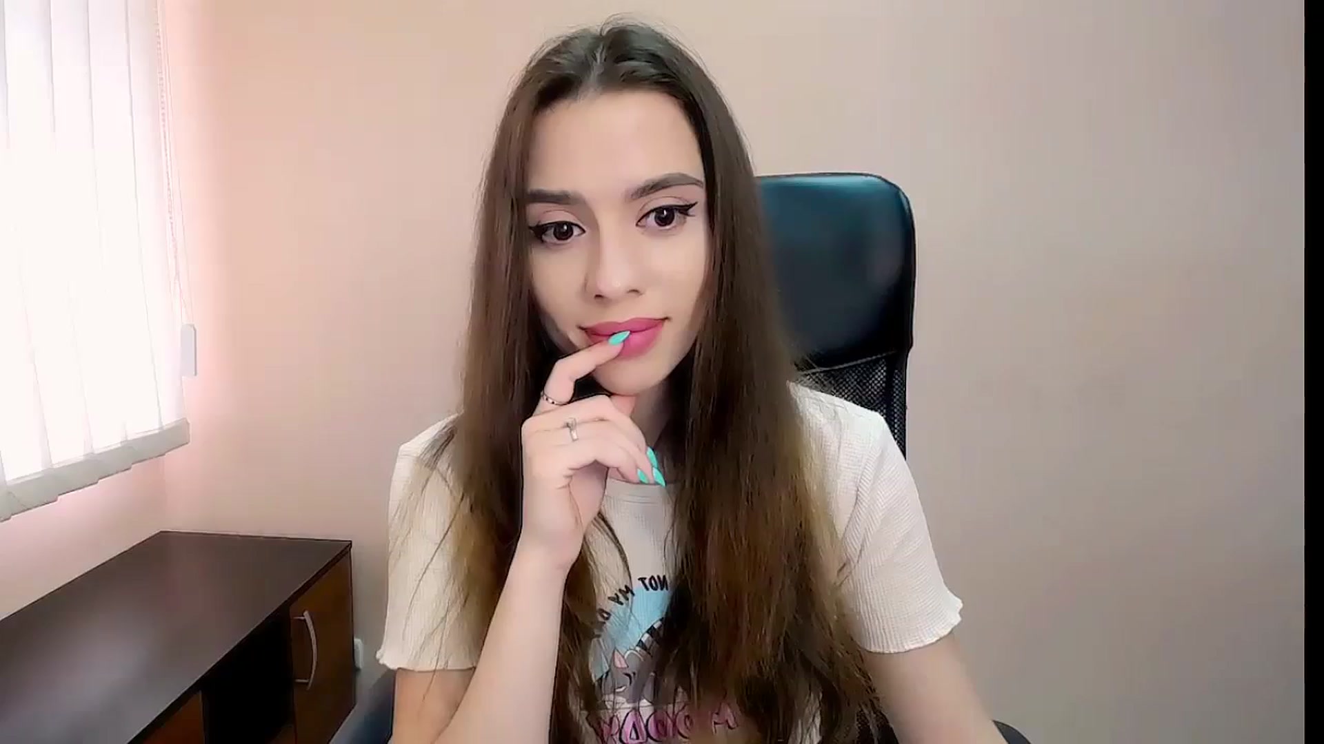 Gallery image thumbnail from Dark_eyed_'s myfreecams stream on, 08/21/2023, 13:04 image 19 of 20