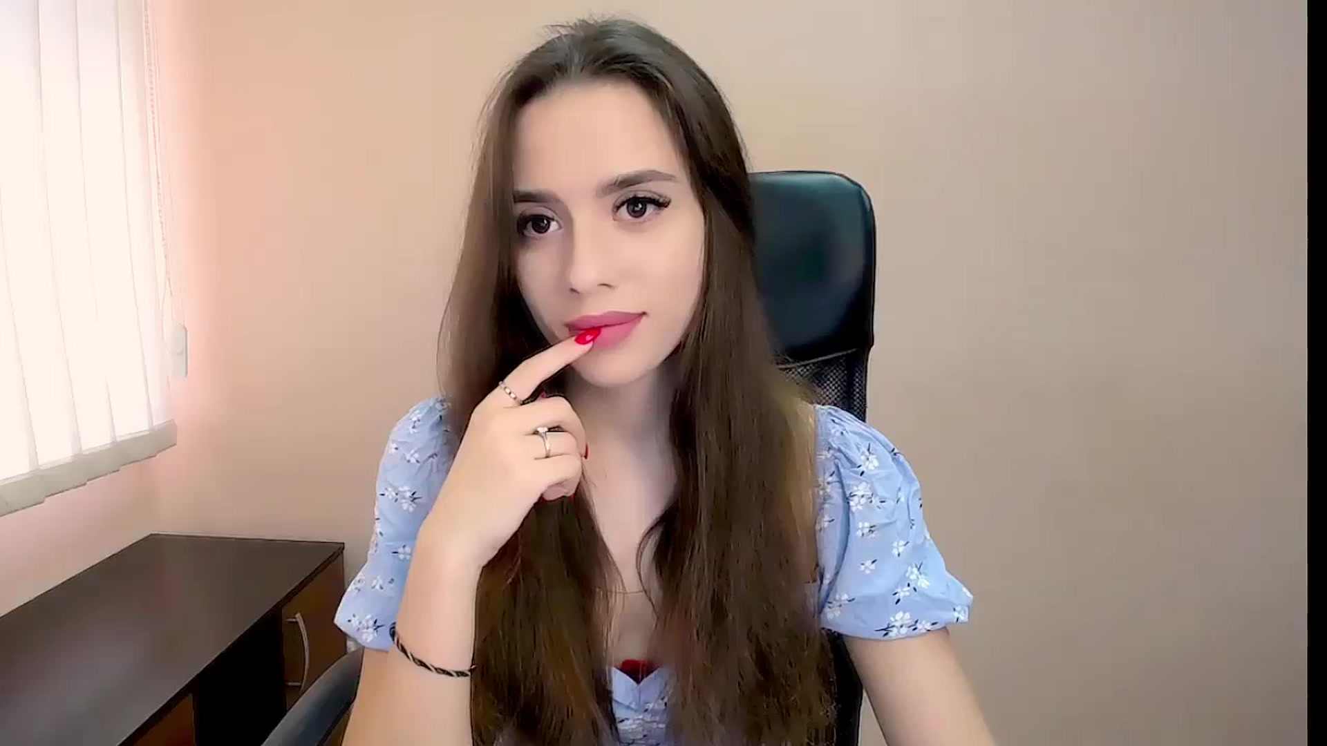 Gallery image thumbnail from Dark_eyed_'s myfreecams stream on, 08/29/2023, 13:39 image 8 of 20