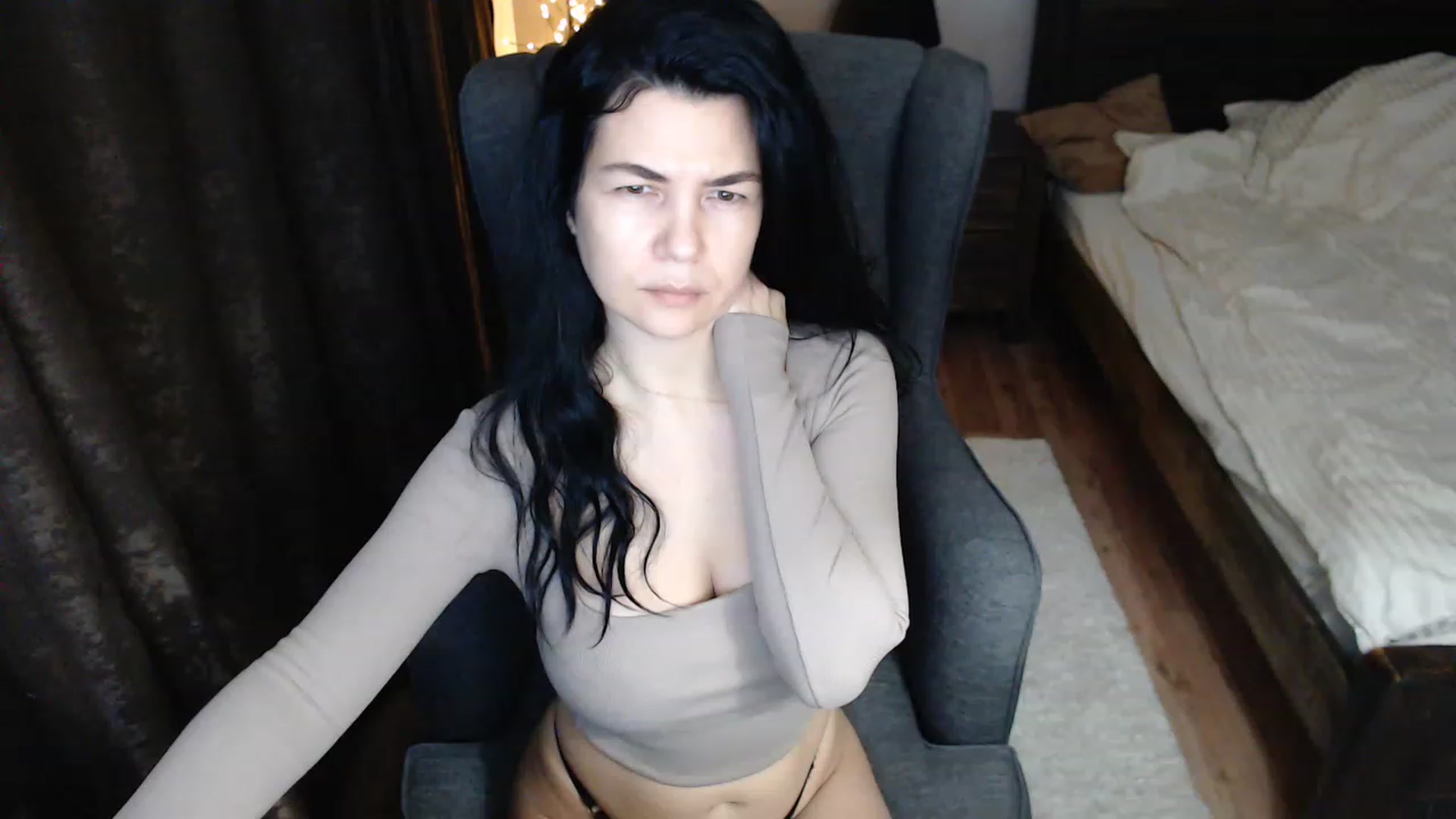 Gallery image thumbnail from Darkella's myfreecams stream on, 12/03/2022, 23:56 image 6 of 20