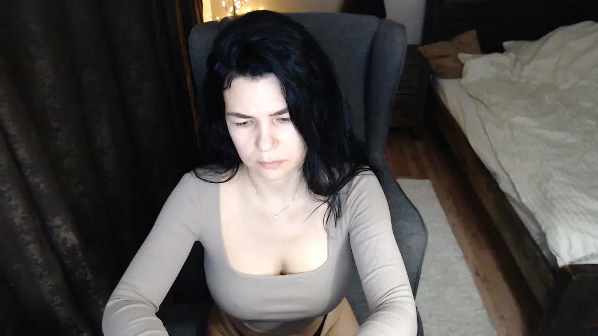 Gallery image thumbnail from Darkella's myfreecams stream on, 12/03/2022, 23:56 image 13 of 20