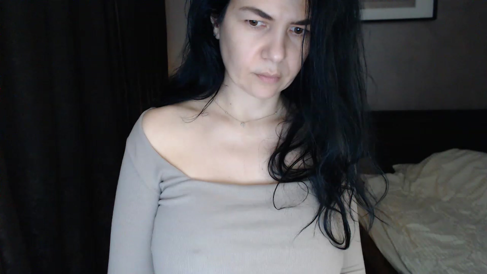 Gallery image thumbnail from Darkella's myfreecams stream on, 12/04/2022, 03:13 image 4 of 20