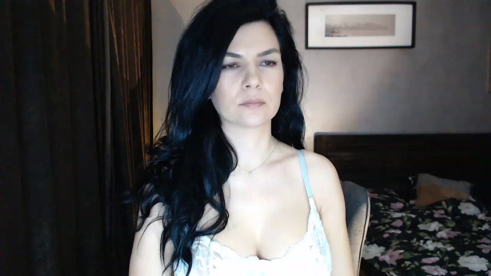 Gallery image thumbnail from Darkella's myfreecams stream on, 12/06/2022, 01:00 image 5 of 20