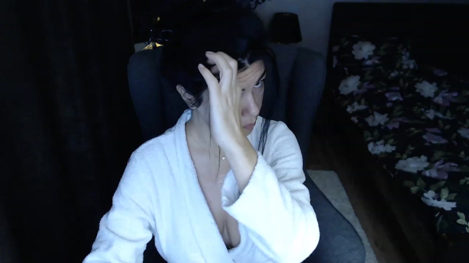 Gallery image thumbnail from Darkella's myfreecams stream on, 12/08/2022, 24:03 image 1 of 20
