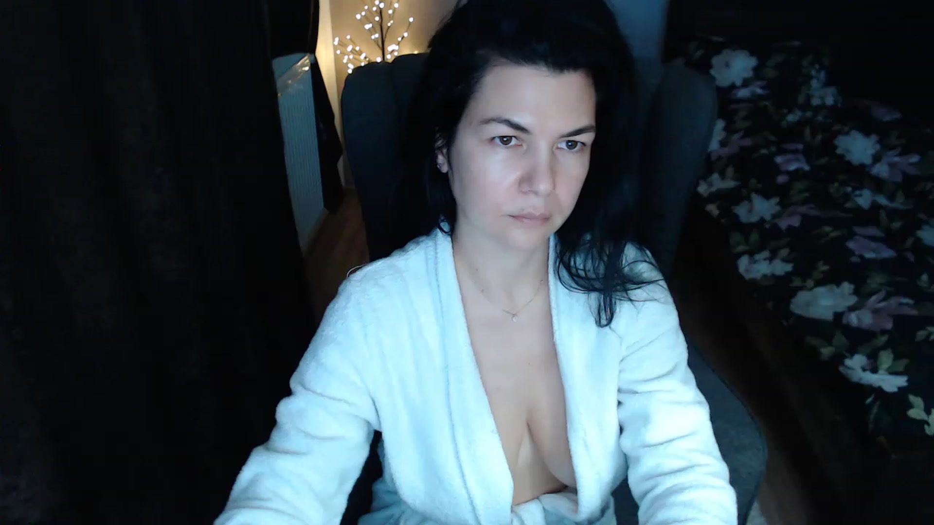 Gallery image thumbnail from Darkella's myfreecams stream on, 12/08/2022, 24:26 image 17 of 20