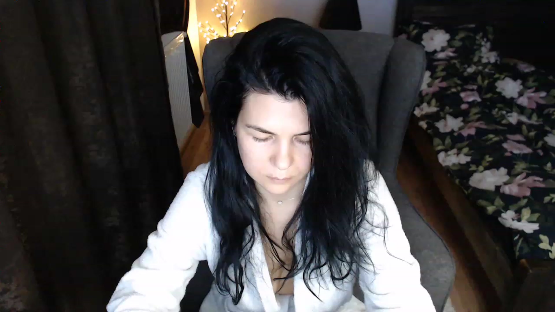Gallery image thumbnail from Darkella's myfreecams stream on, 12/08/2022, 24:26 image 13 of 20
