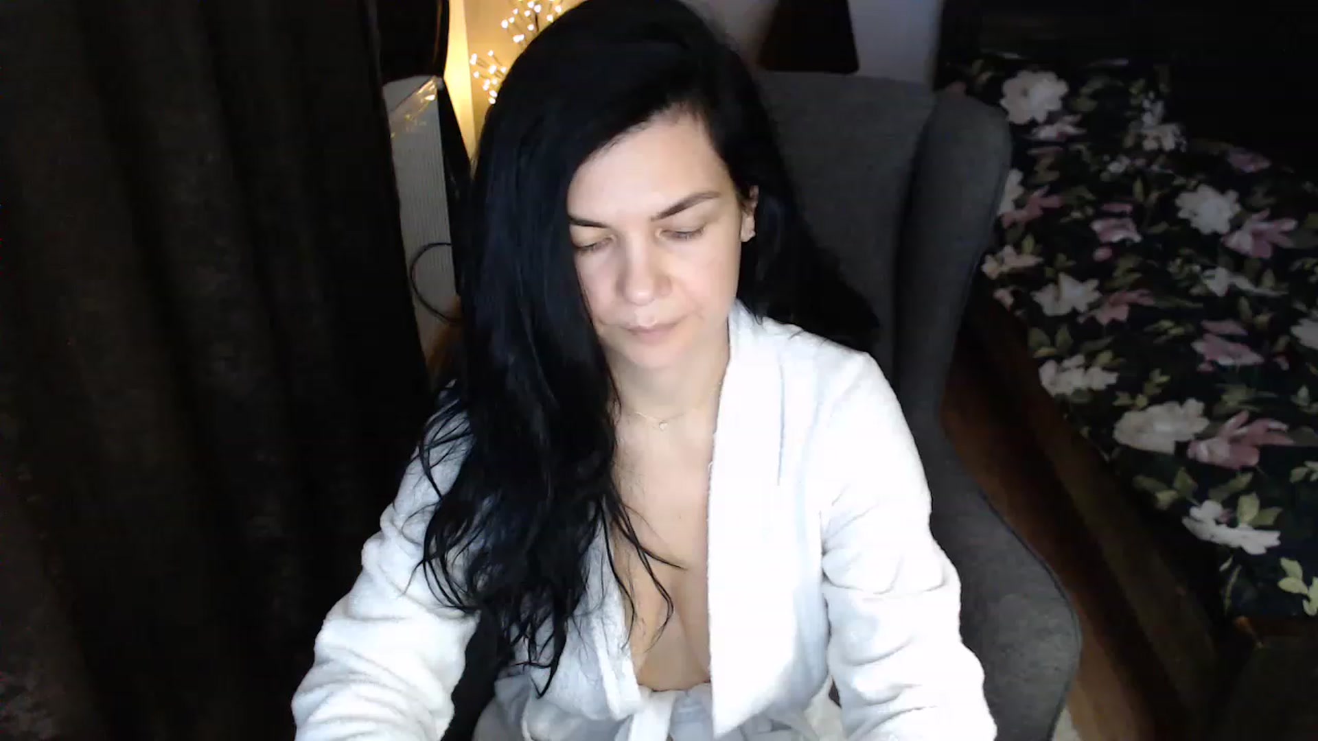Gallery image thumbnail from Darkella's myfreecams stream on, 12/08/2022, 24:26 image 8 of 20