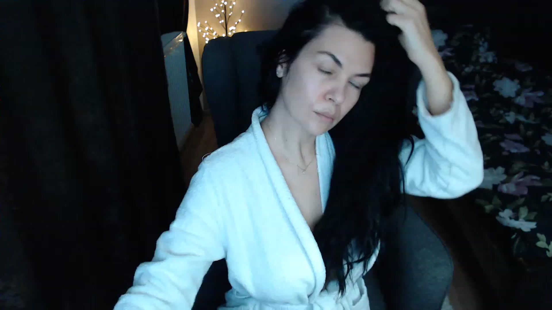 Gallery image thumbnail from Darkella's myfreecams stream on, 12/08/2022, 24:26 image 15 of 20