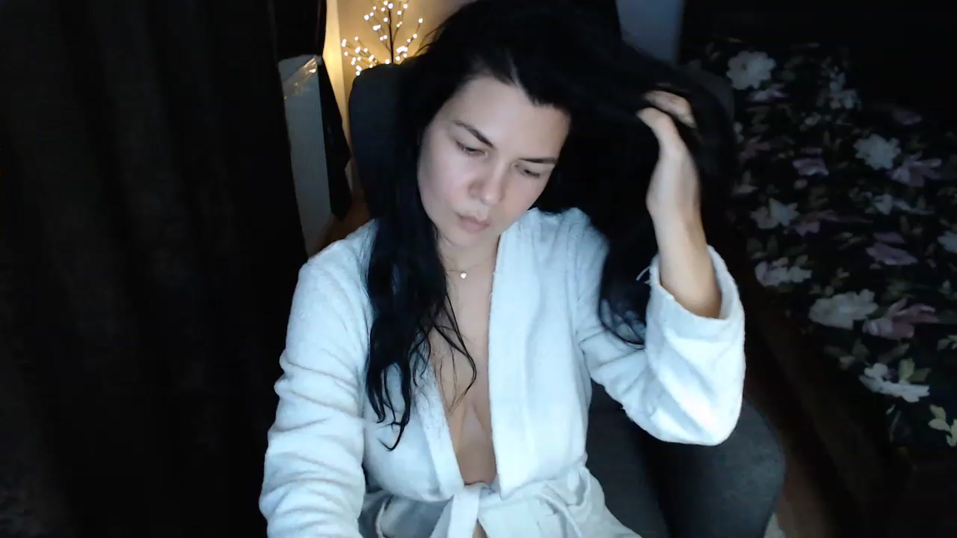 Gallery image thumbnail from Darkella's myfreecams stream on, 12/08/2022, 24:26 image 10 of 20