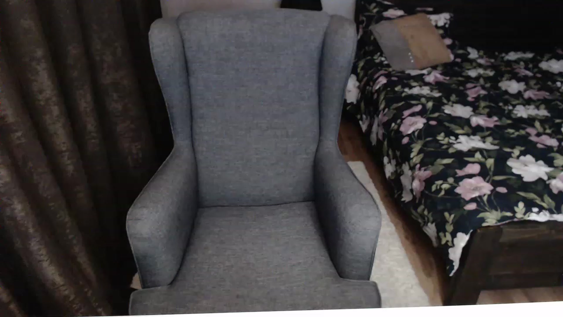 Gallery image thumbnail from Darkella's myfreecams stream on, 12/09/2022, 23:36 image 15 of 20