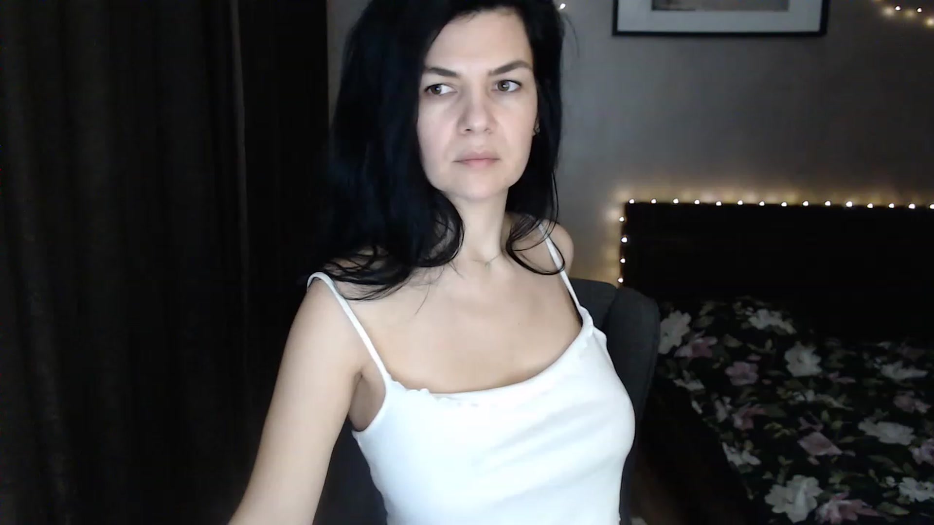 Gallery image thumbnail from Darkella's myfreecams stream on, 12/11/2022, 02:41 image 17 of 20