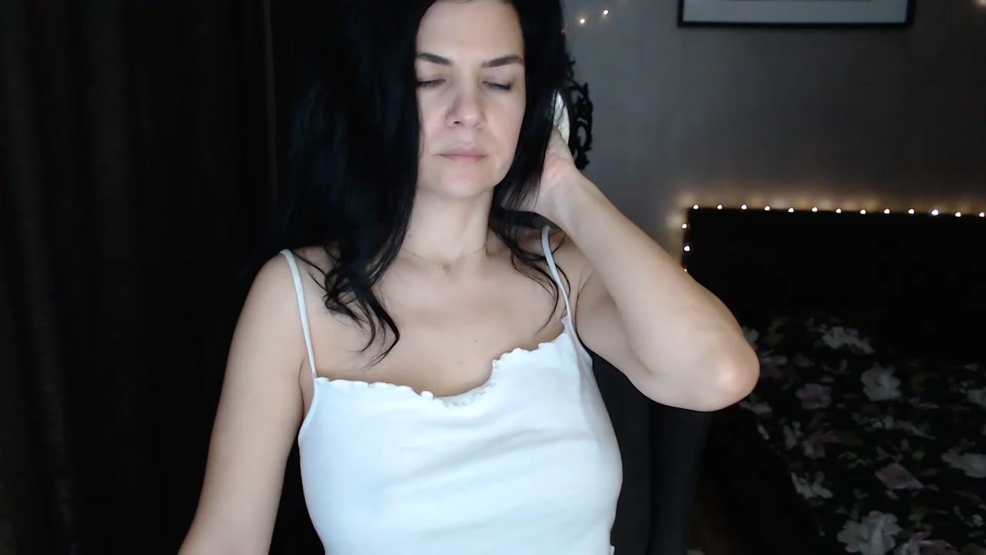 Gallery image thumbnail from Darkella's myfreecams stream on, 12/11/2022, 02:41 image 4 of 20