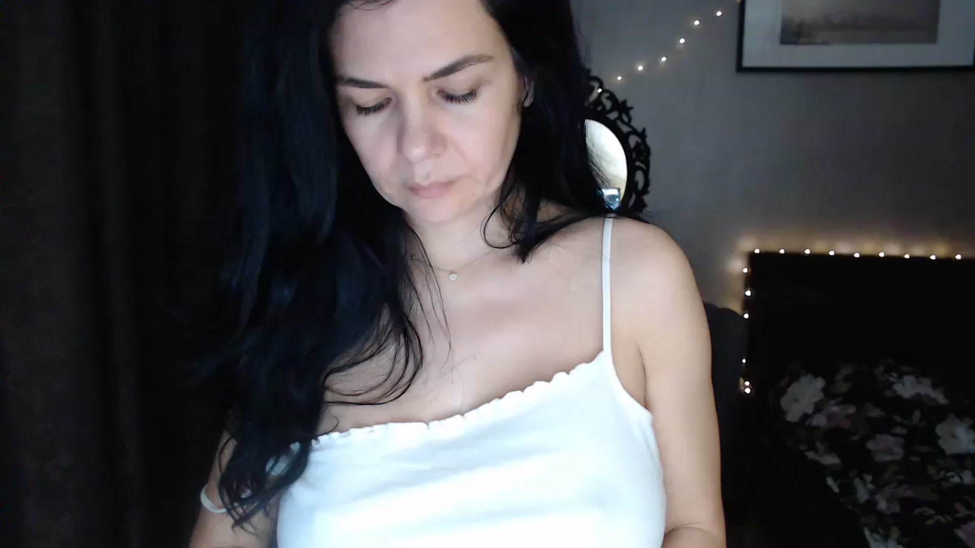 Gallery image thumbnail from Darkella's myfreecams stream on, 12/11/2022, 03:20 image 5 of 20