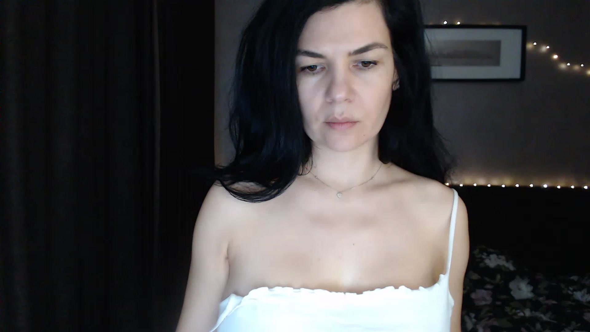 Gallery image thumbnail from Darkella's myfreecams stream on, 12/11/2022, 03:20 image 10 of 20