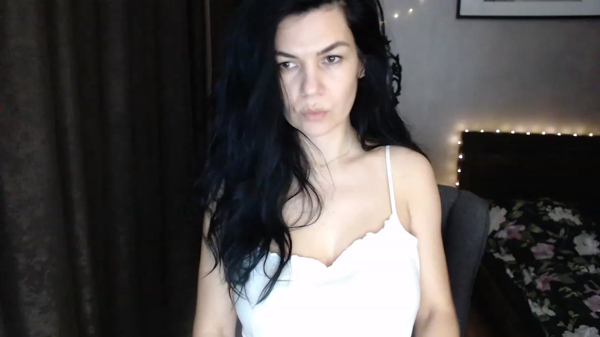 Gallery image thumbnail from Darkella's myfreecams stream on, 12/11/2022, 03:20 image 1 of 20